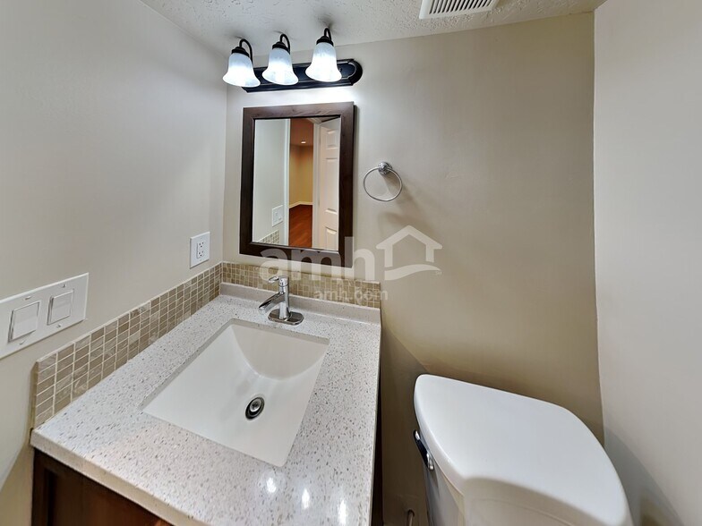 Building Photo - 7585 S 2050 E