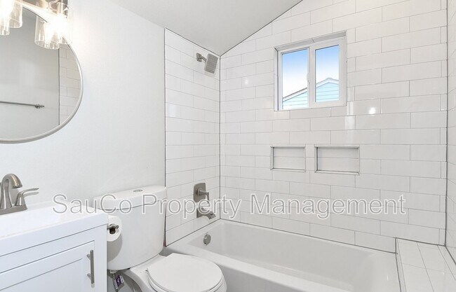 Building Photo - 202 NE 92nd Pl