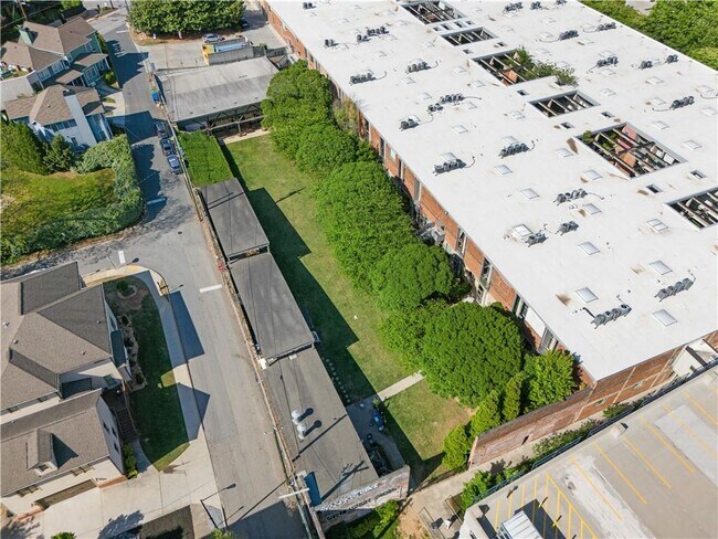 Building Photo - 659 Auburn Ave NE