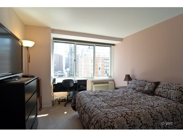 Bedroom - 211 E Ohio St
