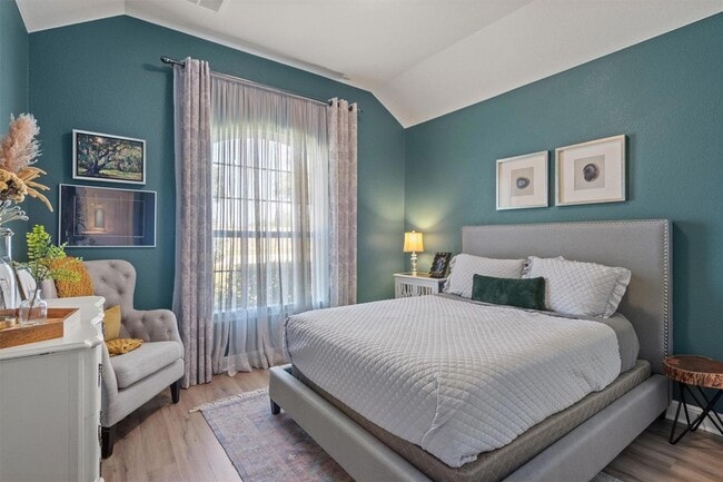 Building Photo - 4945 Strada Dr