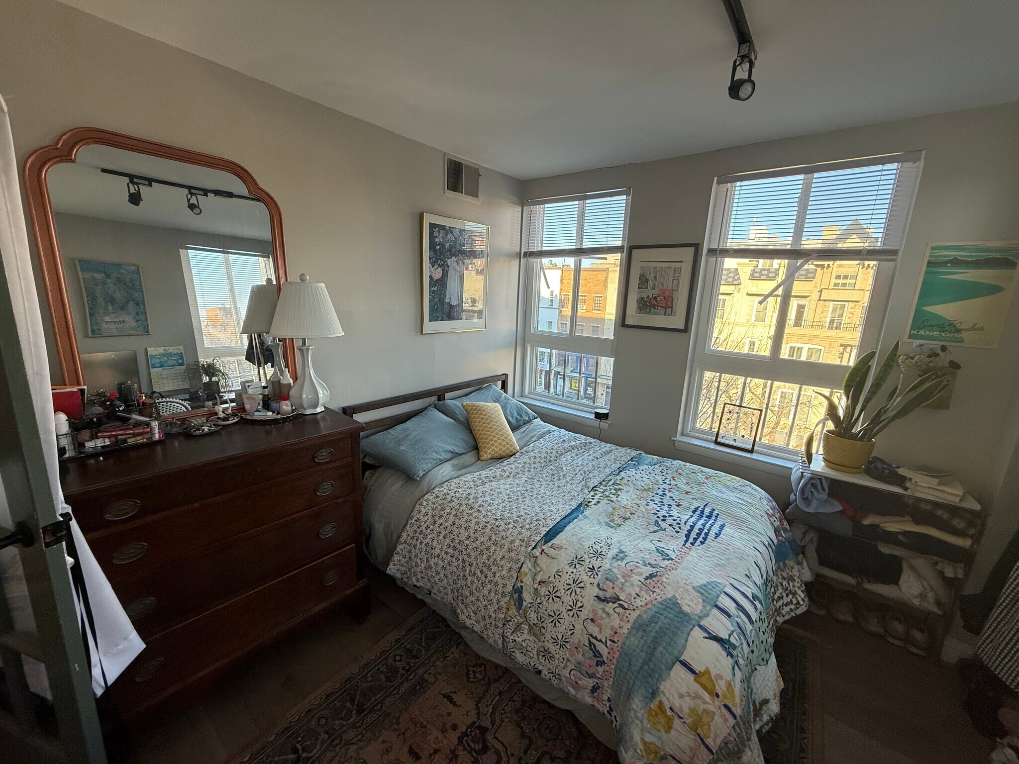 Building Photo - 1700 17th St NW