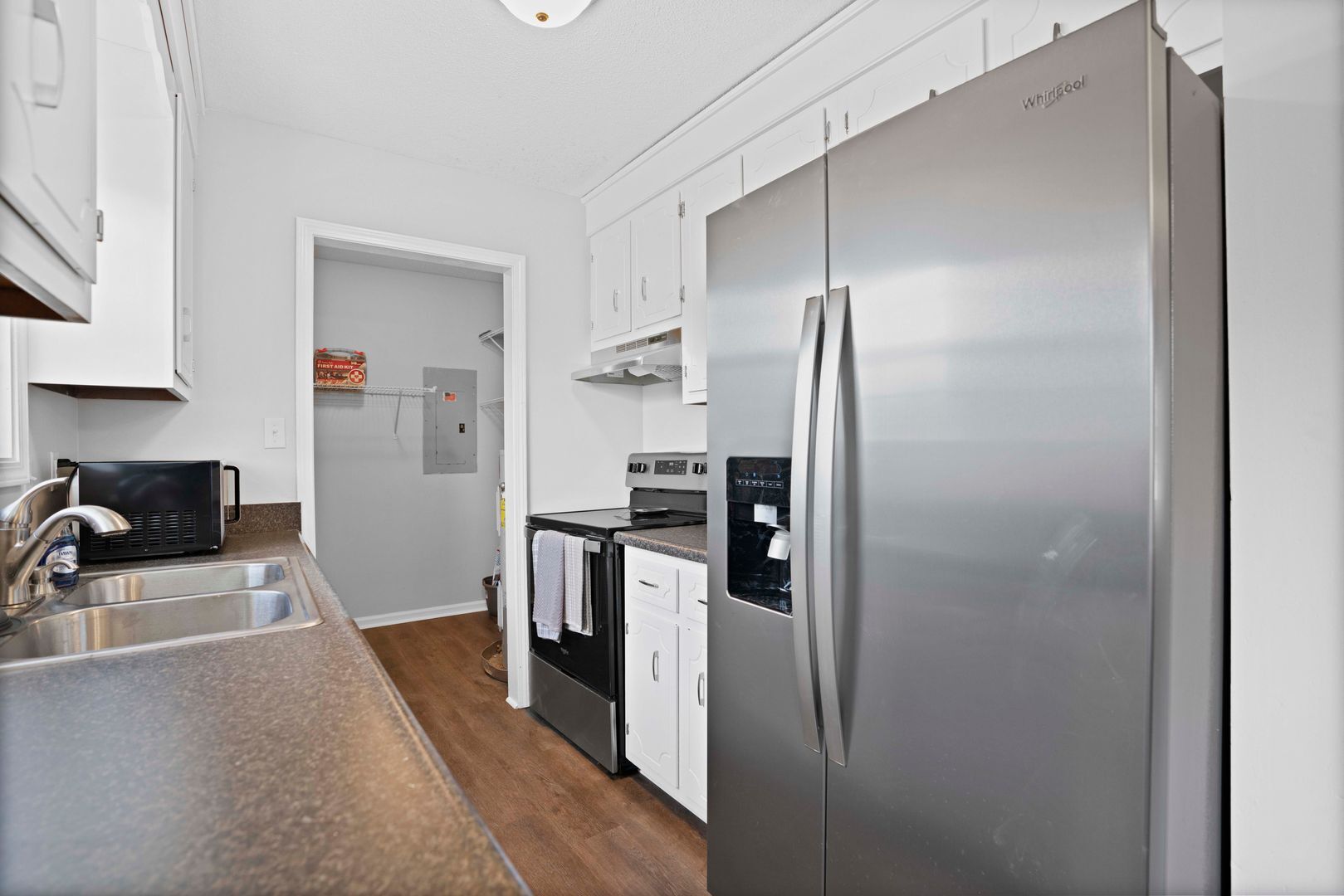 Building Photo - 3415 Oak Lawn Dr