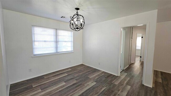 Building Photo - 3633 SE 27th St