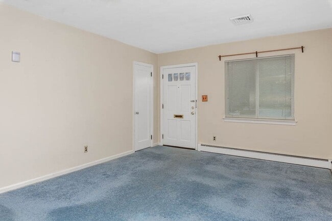 Building Photo - Cozy Brick Ranch in Norfolk