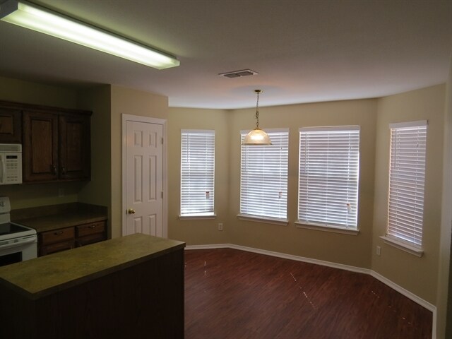 Building Photo - 2545 Big Spring Dr