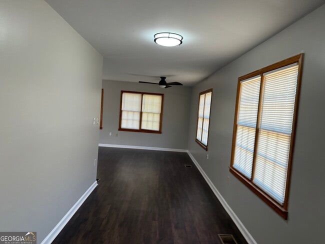 Building Photo - 1780 Elmwood Cir