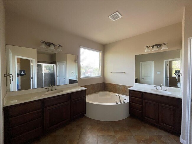 Building Photo - 2807 Prosperity