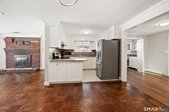 Building Photo - 260 French St