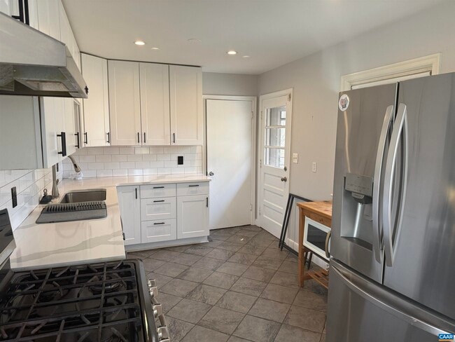 Building Photo - 1244 Holmes Ave