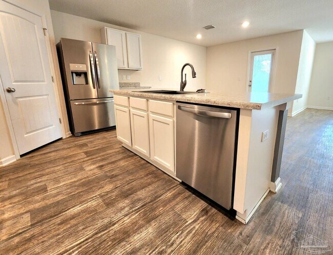 Building Photo - 7457 Steeplechase Blvd