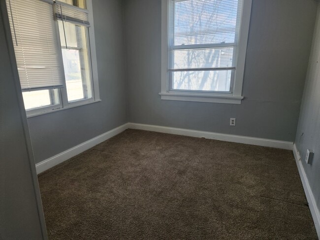 Building Photo - Par 2