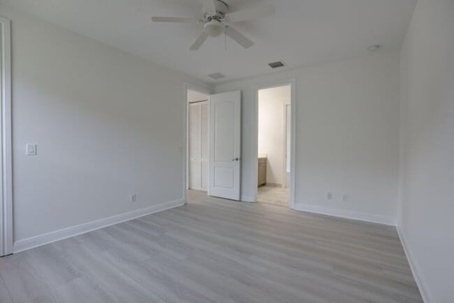 Building Photo - 209 Diamante Way