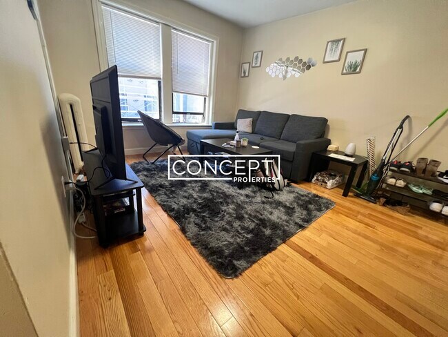 Building Photo - 19 Peterborough St