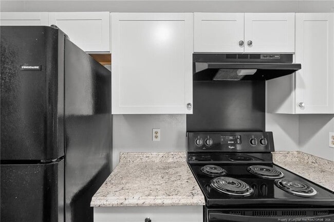 Building Photo - 920 Inglewood Ln