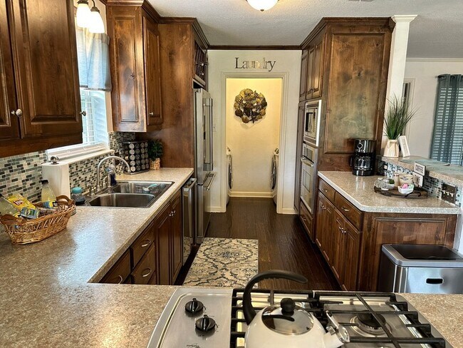 Building Photo - 3713 Lake Vista Ct