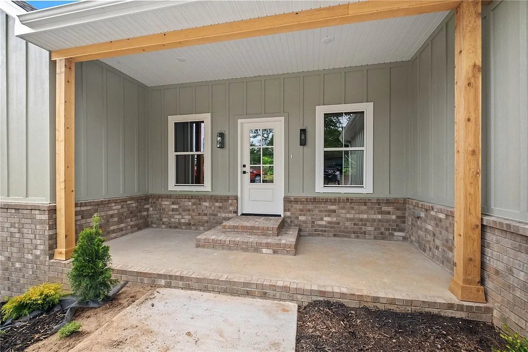 Building Photo - 40 Radcliffe Dr