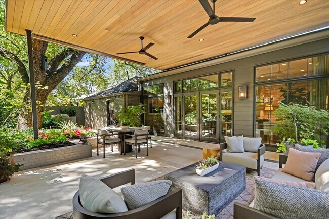 Building Photo - 3423 Mt Barker Dr