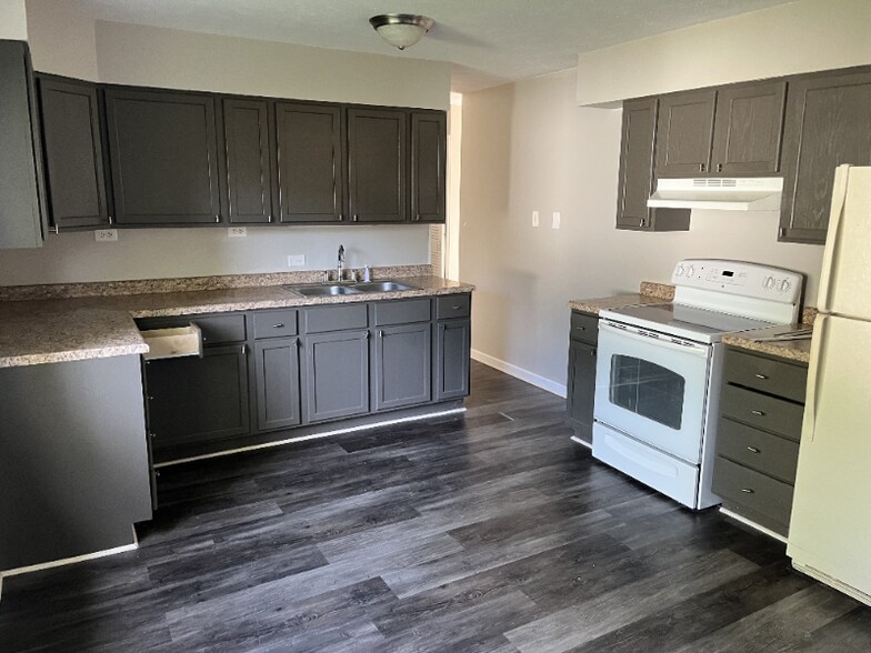 Building Photo - 614 Park Dr