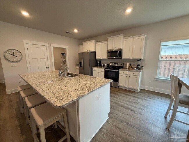 Building Photo - 5978 Forest Bay Ave