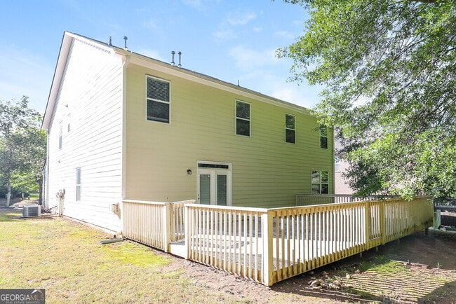 Building Photo - 2420 McIntosh Dr