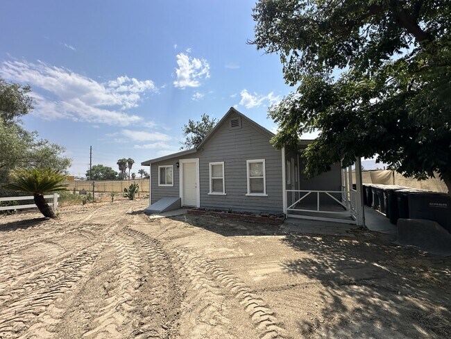 Building Photo - 1340 S Kirby St