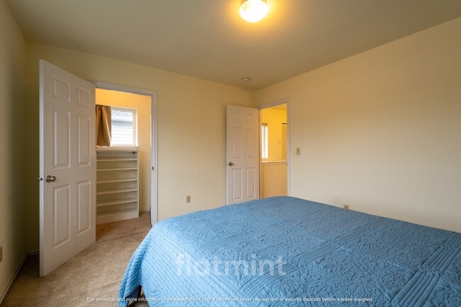 Building Photo - 1728 26th Ave S