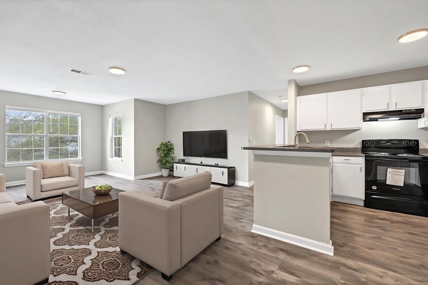 Building Photo - Elm Creek Apartments