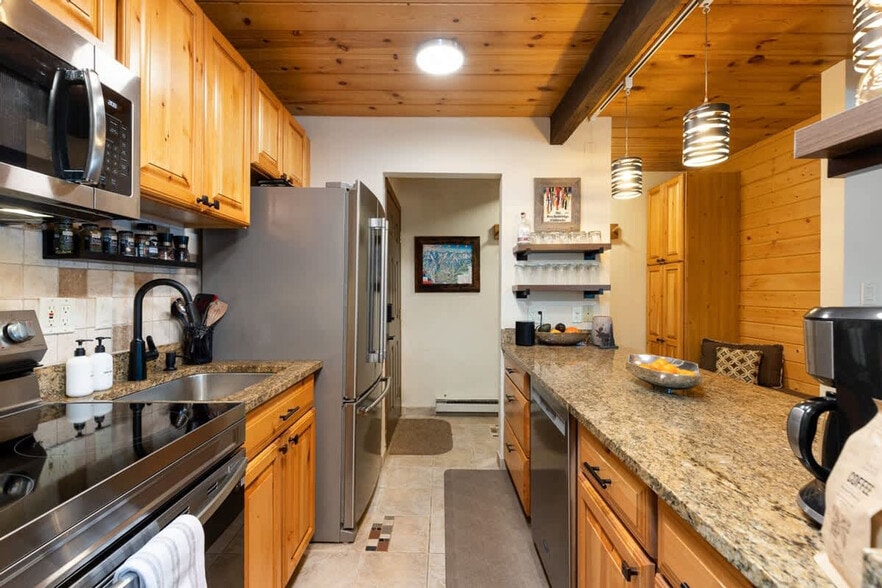 Building Photo - 500-504 4 O'Clock Rd