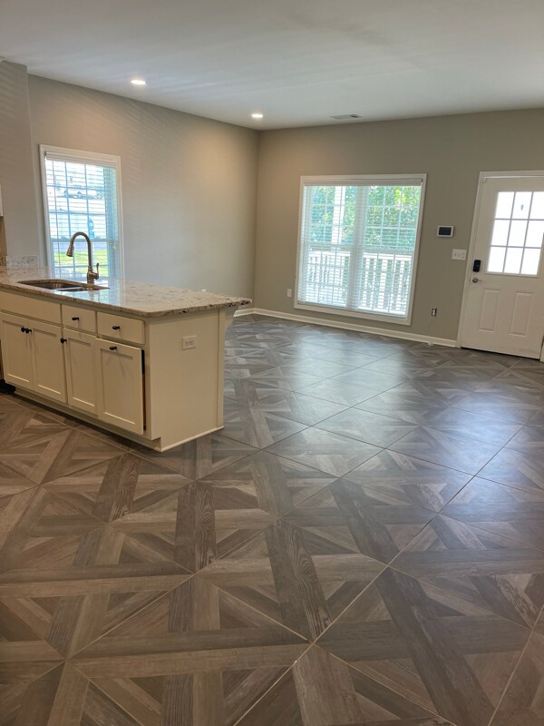 Building Photo - 8082 Veterans Pkwy