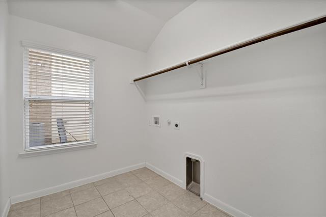Building Photo - 5100 Royal Springs Dr