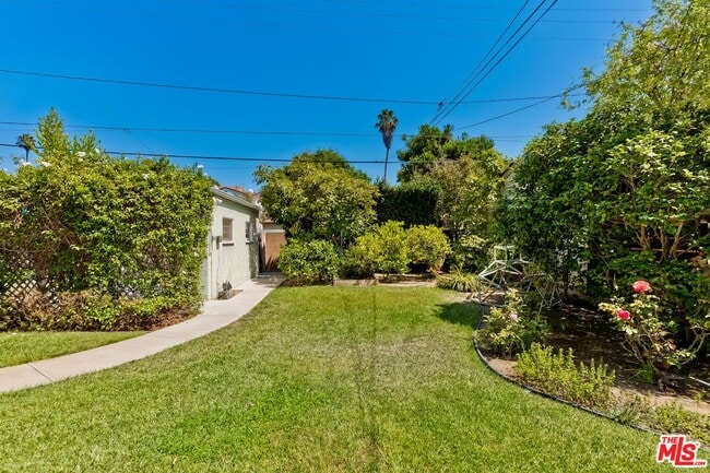 Building Photo - 921 24th St