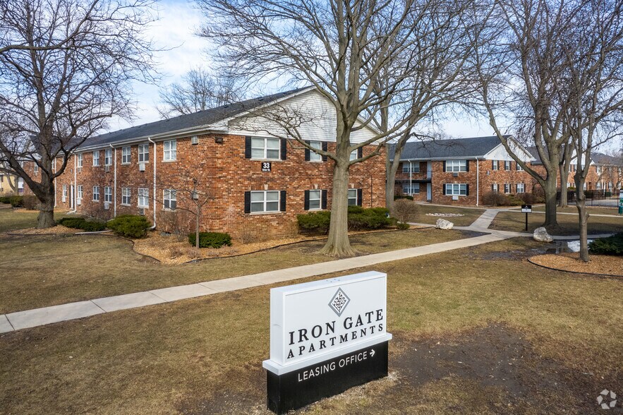 Iron Gate 25 Briar St Glen Ellyn IL 60137 Apartment Finder