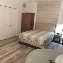 Queen Bed - 1362 NW 195th Ave