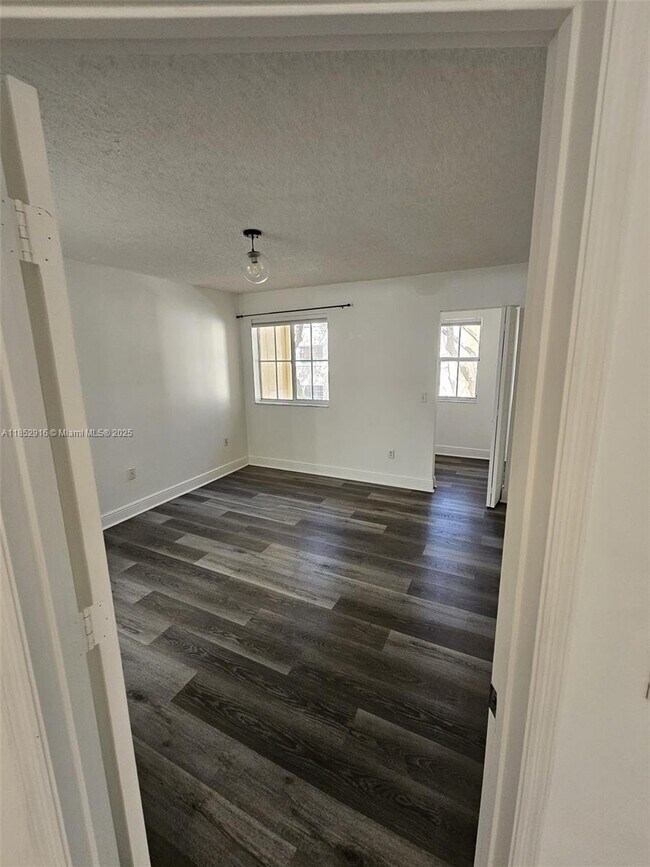 Building Photo - 2451 Centergate Dr