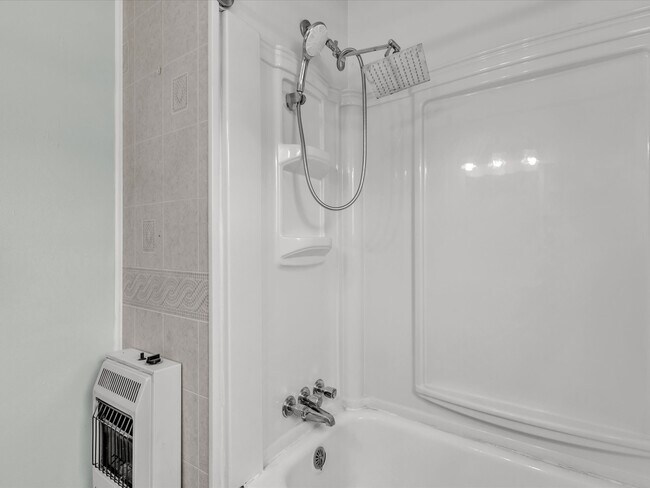 Building Photo - 815 Sandra Dr