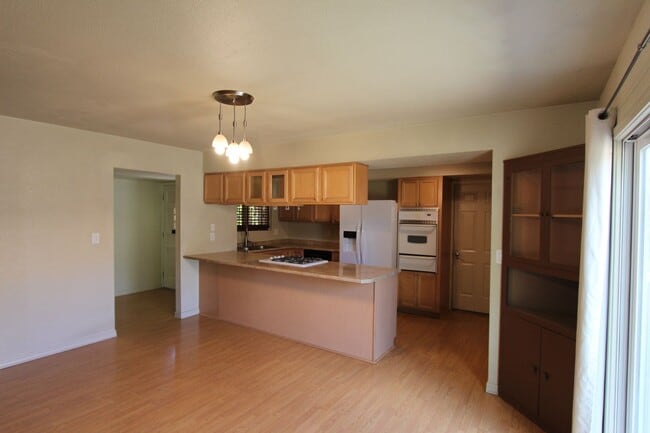 Building Photo - MOVE IN READY! Spacious 4-Bedroom Coconino...