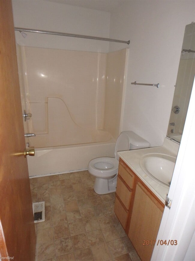 Building Photo - 2 br, 1.5 bath Townhome - Fox Hollow