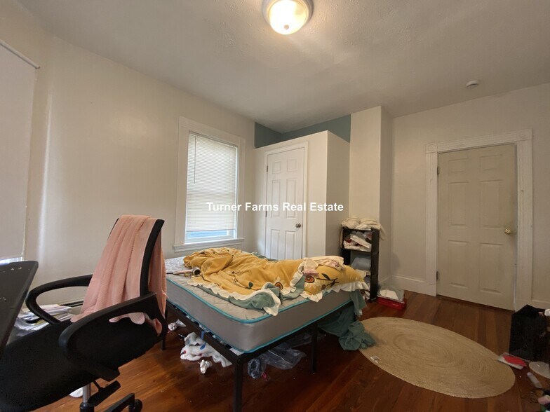 Building Photo - 173 Rindge Ave