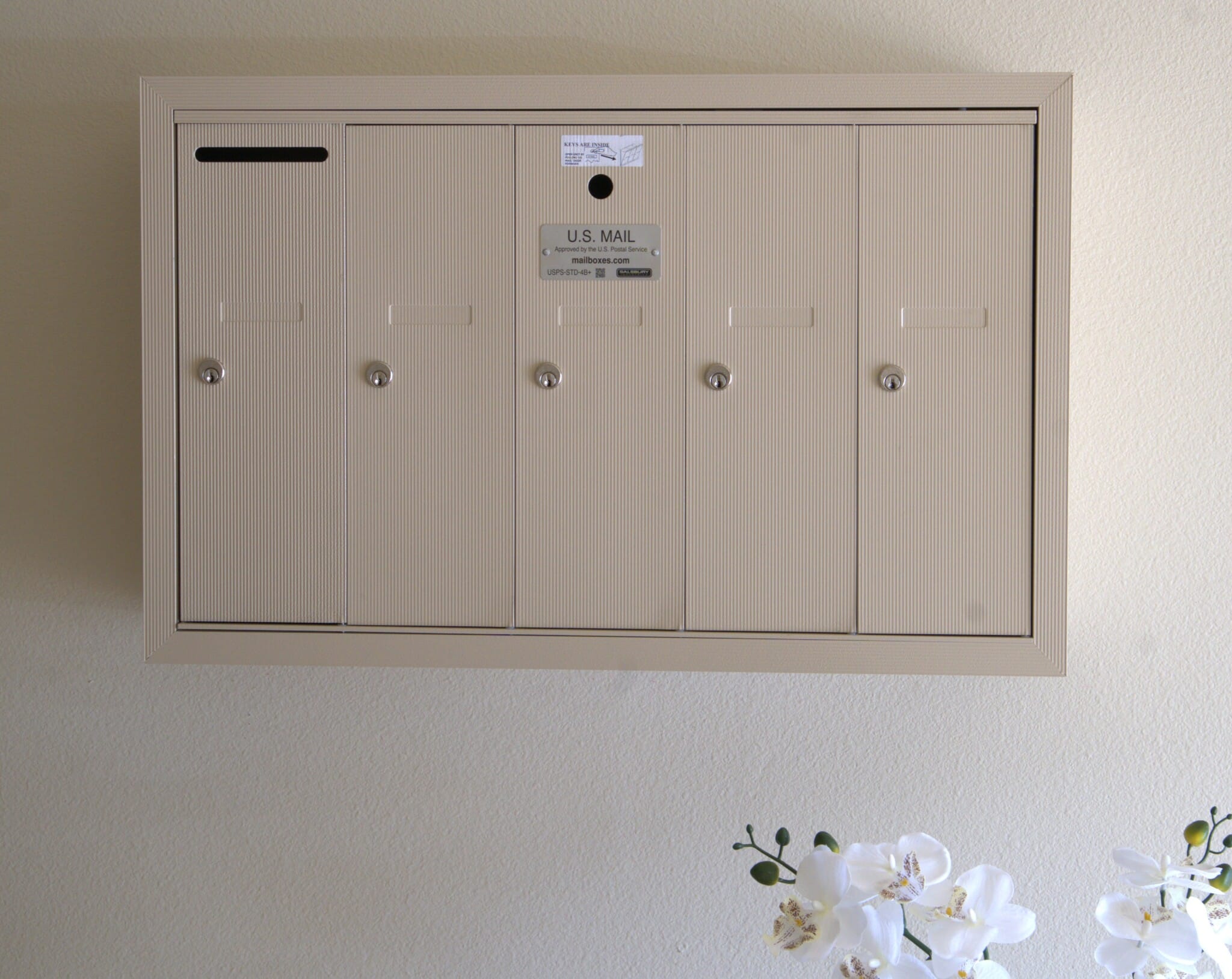 Outgoing mail option - 1123 E Ocean Blvd