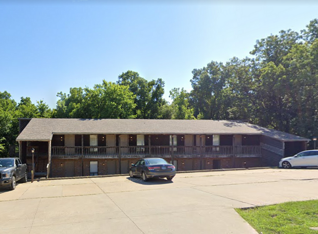 Primary Photo - Lakeside Apartments