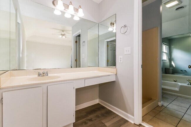 Building Photo - Beautiful 4 Bedroom in Myrtle Beach!