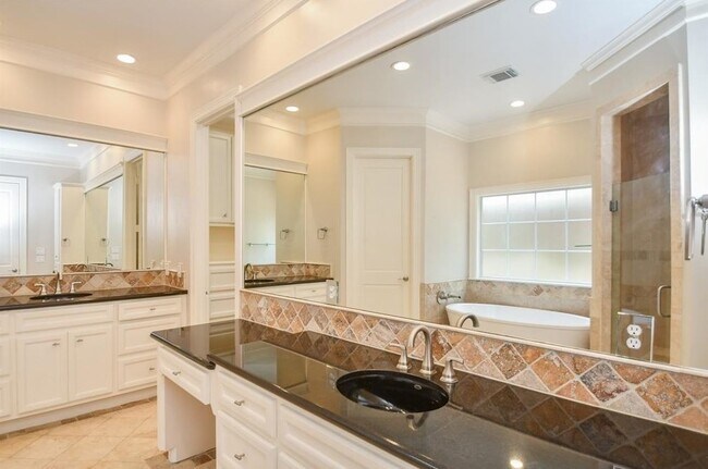 Building Photo - 7626 E Jordan Cove