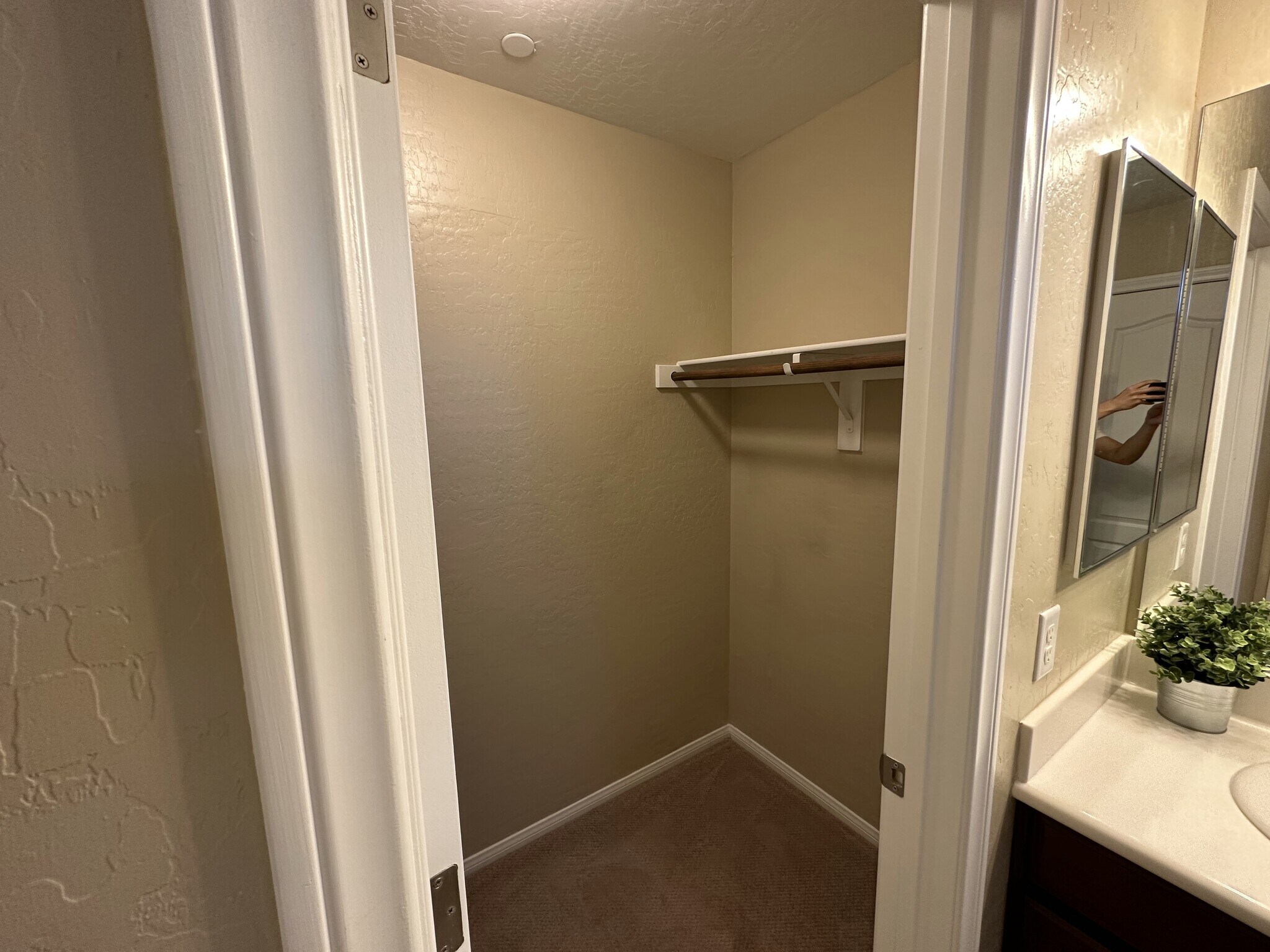 Building Photo - 7605 Finishing Touch Court