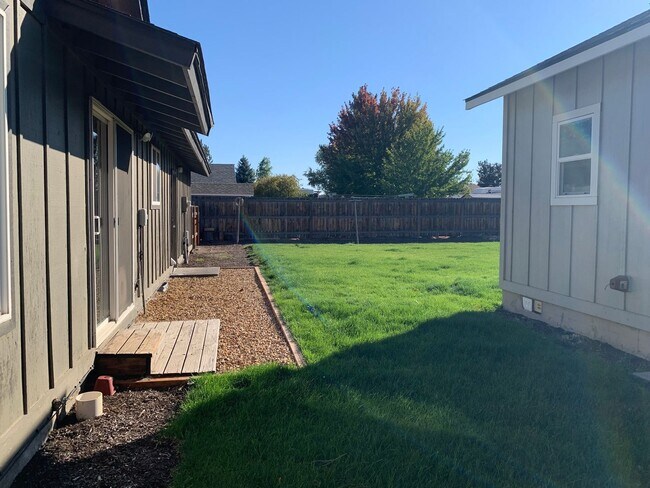 Building Photo - 54- 12th, Poplar