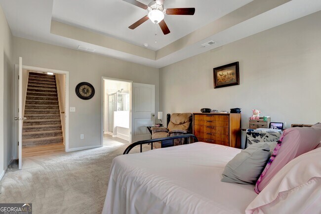 Building Photo - 10 Vintage Ave