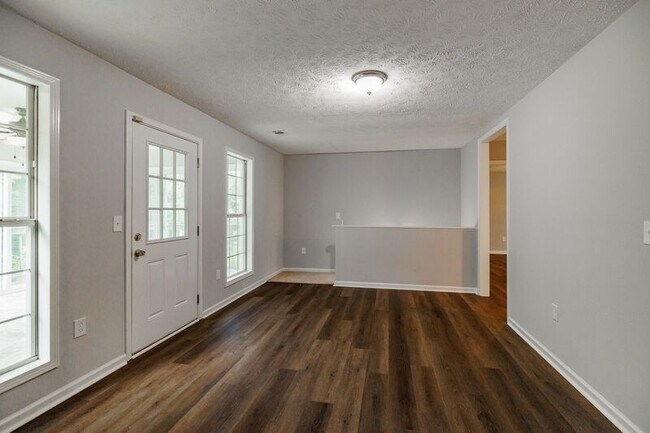 Building Photo - 2603 Hog Mountain Rd