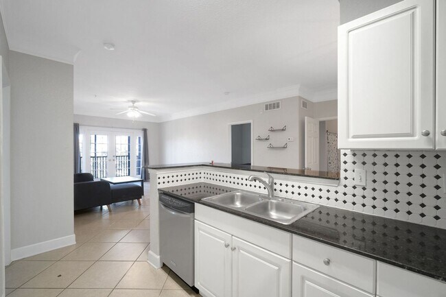 Building Photo - 2 Bedroom Condo in Tampa