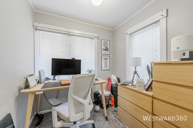 Building Photo - 3707 N Bosworth Ave