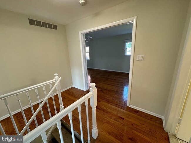 Building Photo - 45 Windsor Mews